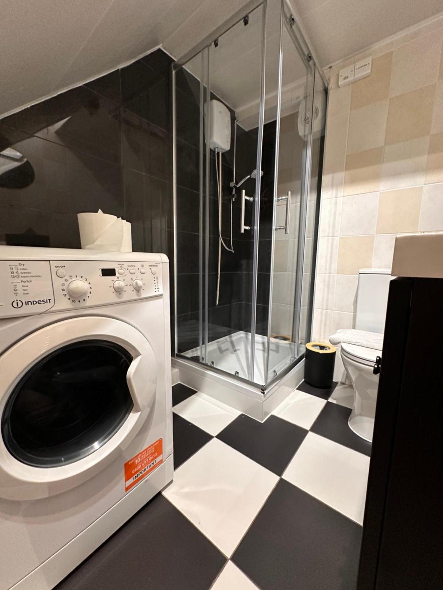 R2 - Elegant Private Room Opposite Queen Elizabeth Hospital - Harborne Birmingham Esterno foto