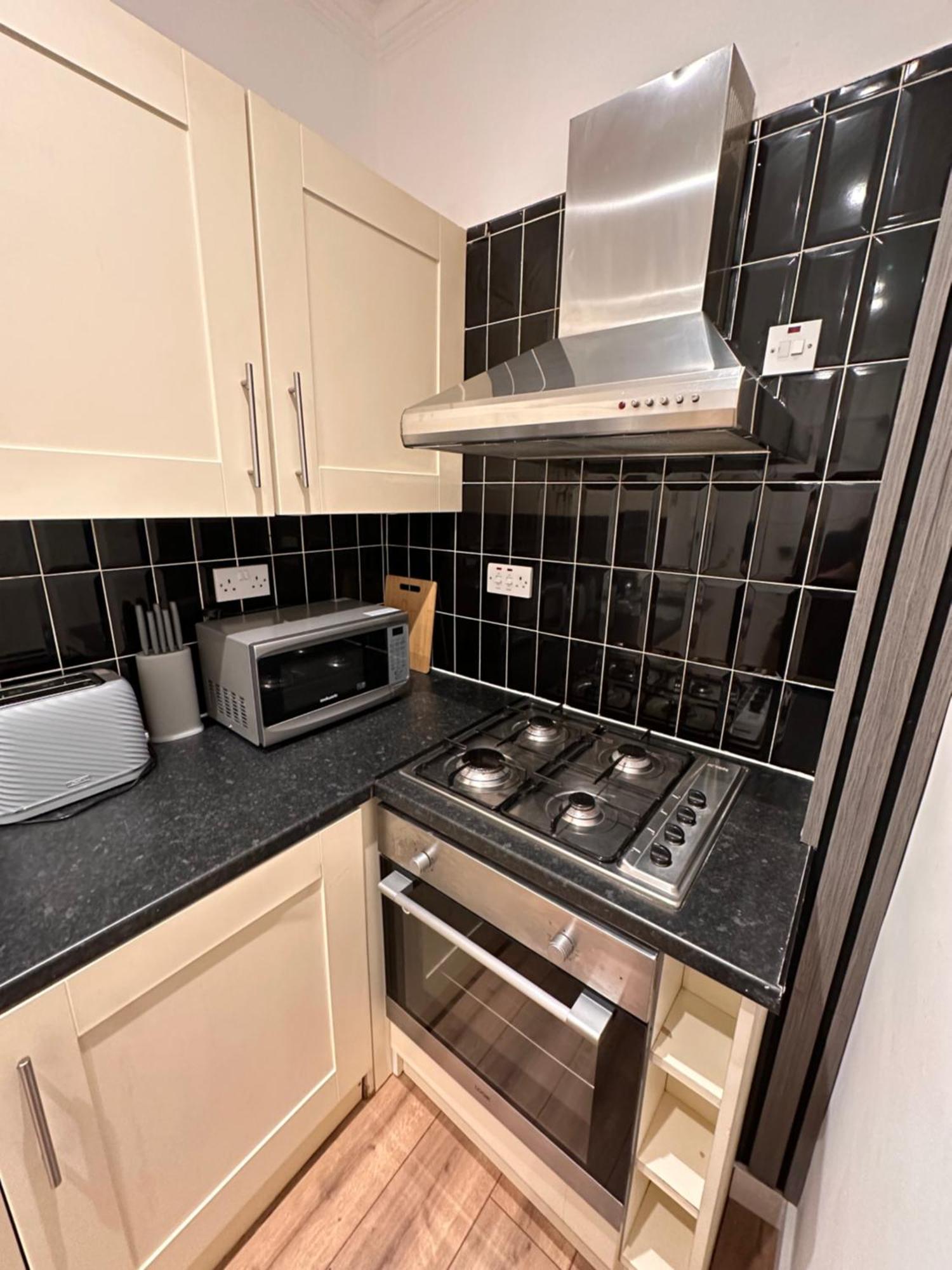 R2 - Elegant Private Room Opposite Queen Elizabeth Hospital - Harborne Birmingham Esterno foto