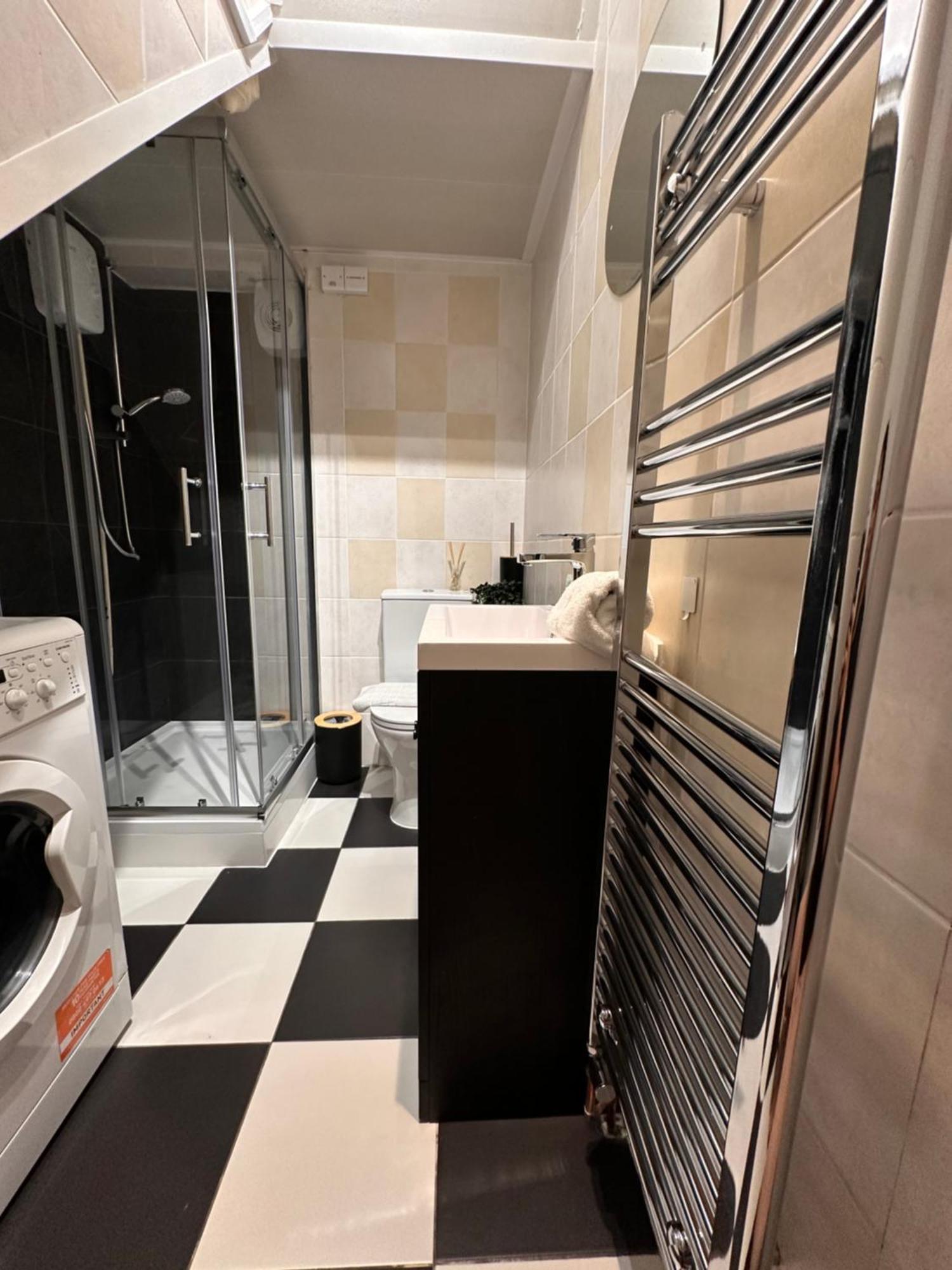 R2 - Elegant Private Room Opposite Queen Elizabeth Hospital - Harborne Birmingham Esterno foto
